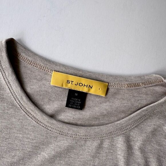 St. John Tee in Tan / Sand Melange with Pleated Shoulder Detail Size M - Picture 9 of 13